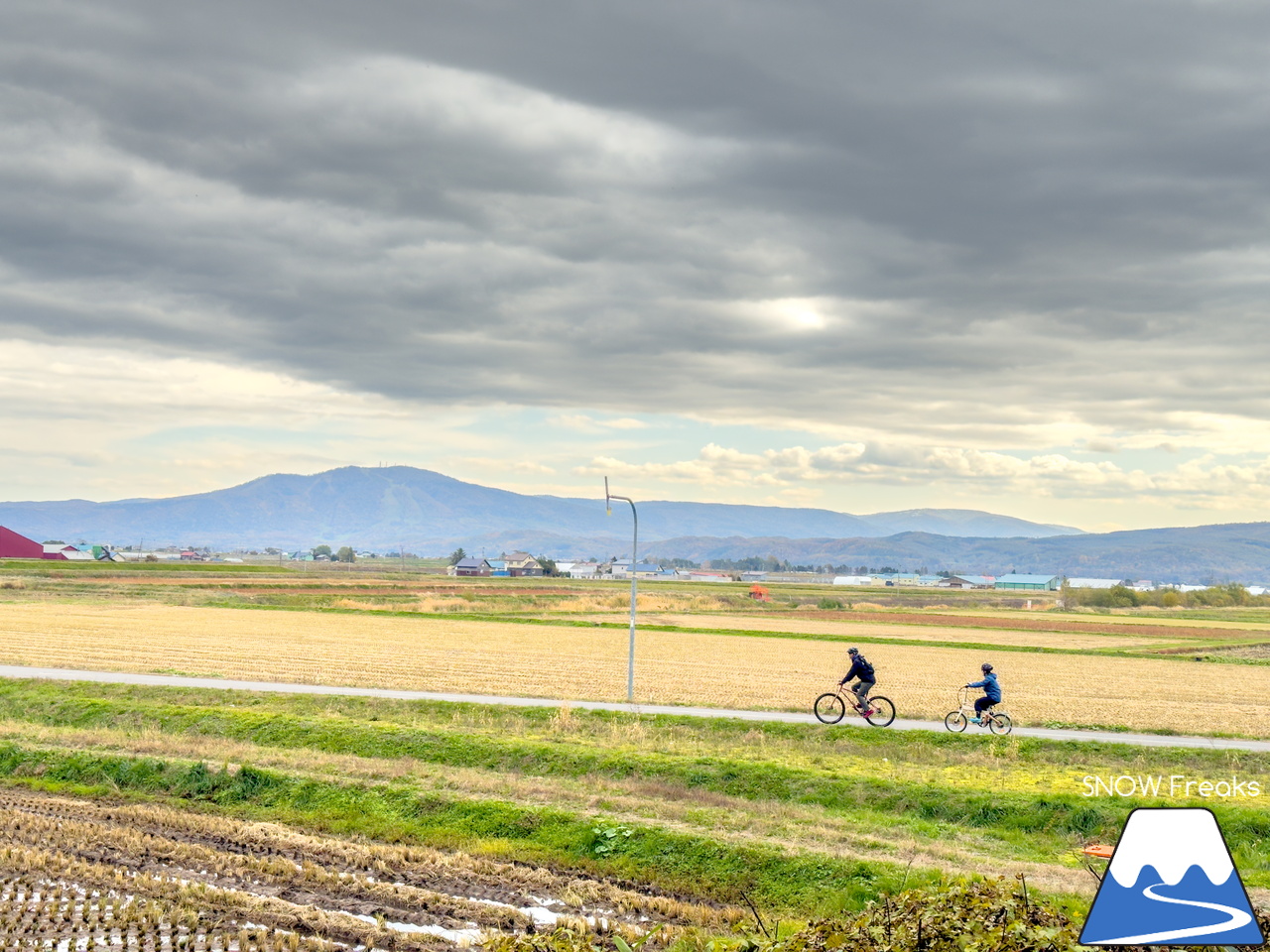 ローカルな展望台に、美味しいグルメ…。ちょっとディープな秋の深川市を電動アシスト自転車『ADO Air Carbon』でサイクリング旅(^^)/